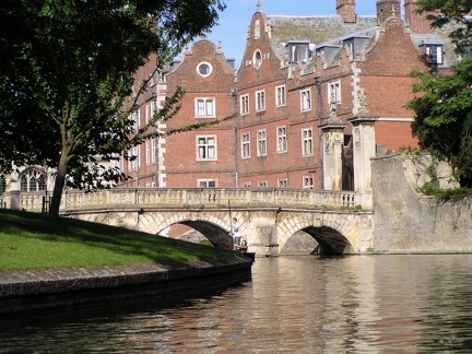 Beautiful architecture both in bridges and buildings.JPG