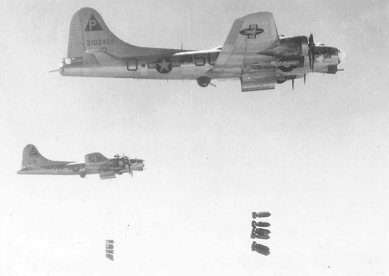 20072_B-17G_LITTLE_KENNY_Dropping_Bombs_384_BG_1145x813.jpg
