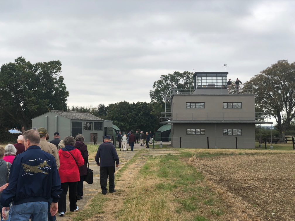 Junket XI 384th arrives at Thorpe Abbotts